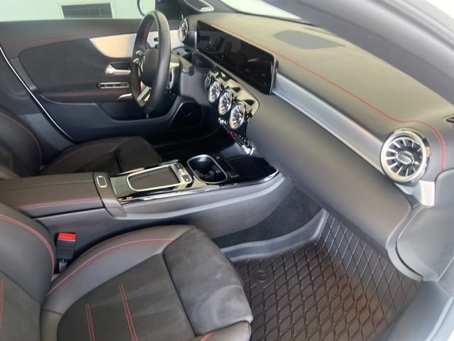 Used 2024 Mercedes-Benz CLA 250 4MATIC image 23