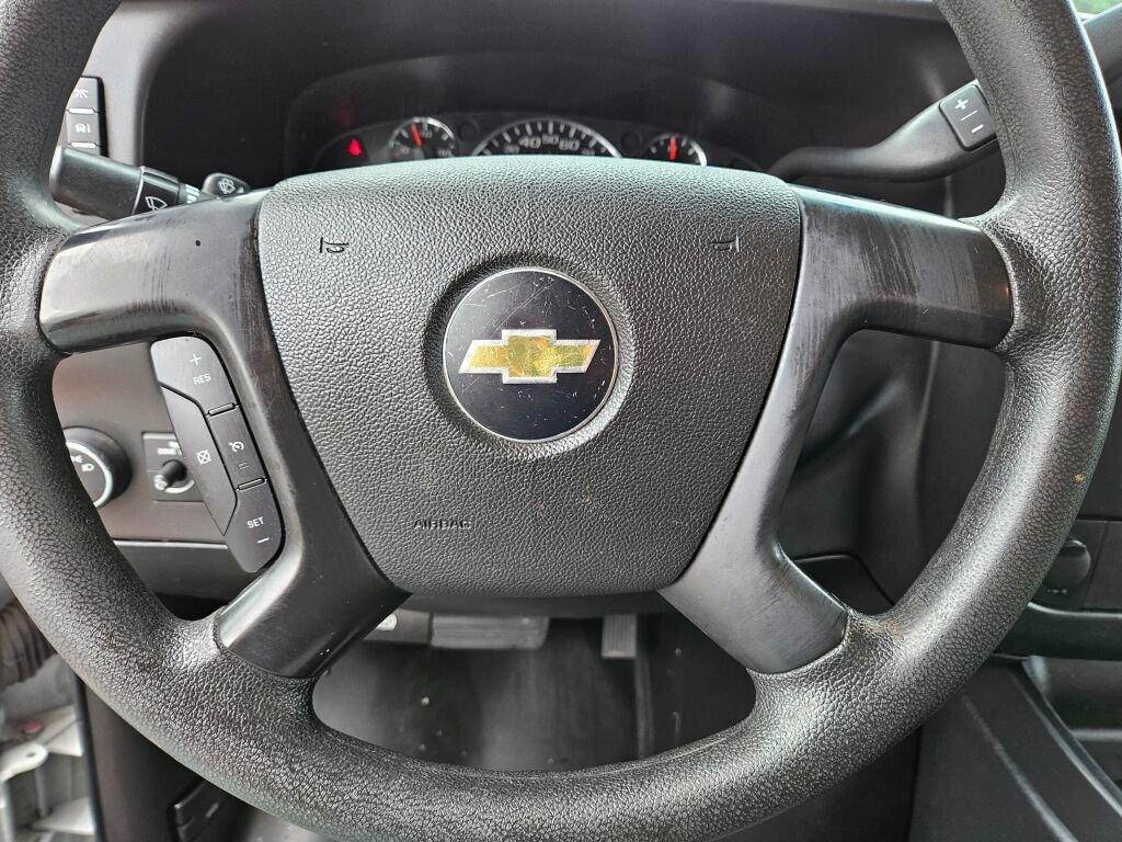 Used 2016 Chevrolet Express 3500 Extended image 16