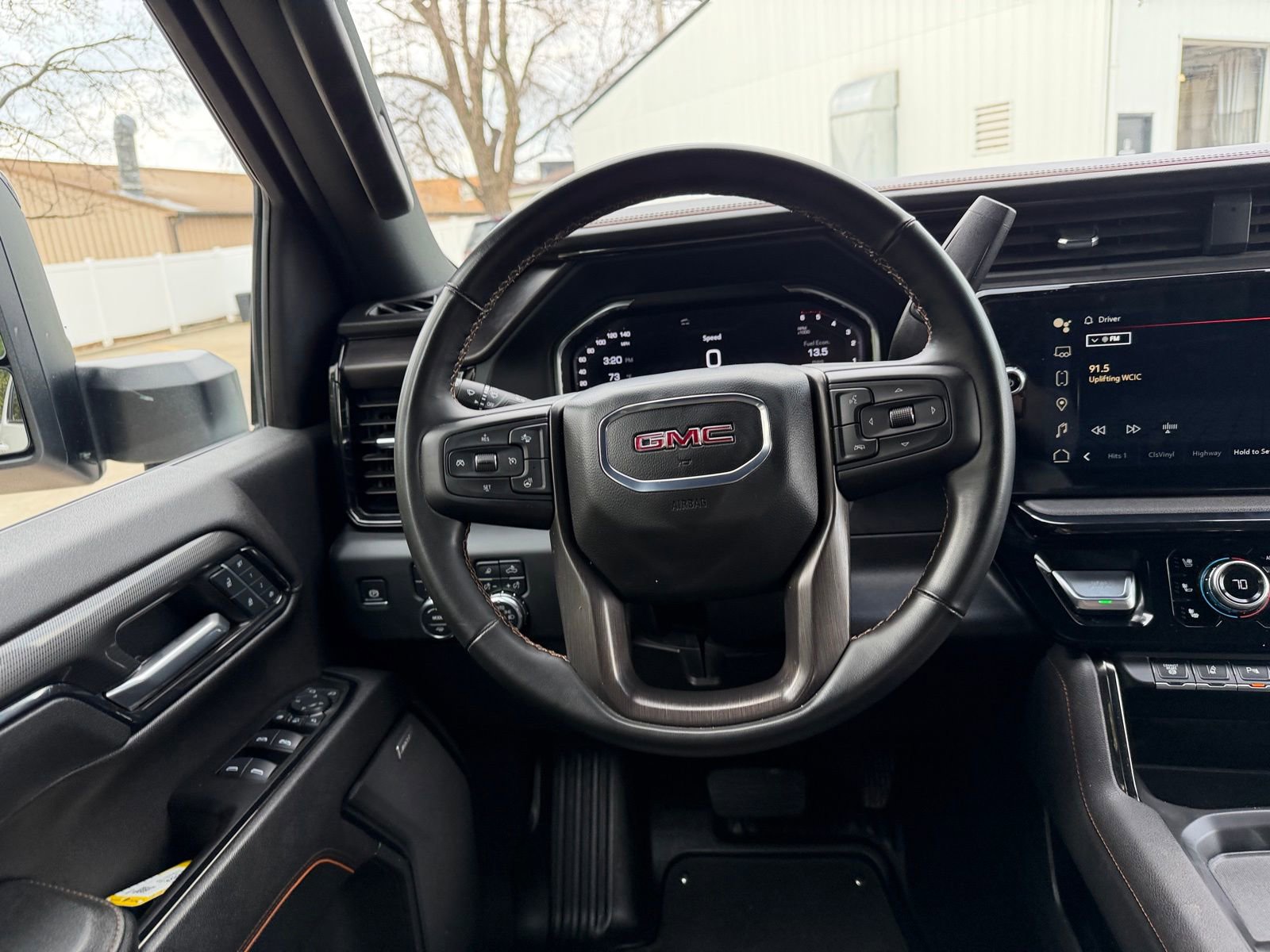 Used 2024 GMC Sierra 2500 AT4 w/ AT4 Preferred Package image 19