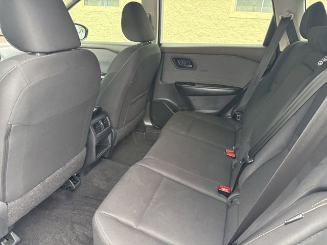 Used 2023 Nissan Rogue S AWD/4WD image 15