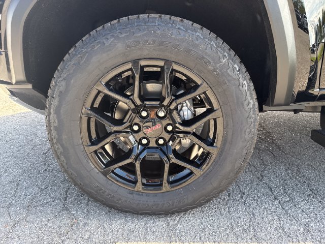 New 2026 GMC Canyon Denali w/ LPO, Denali Black Edition AWD/4WD image 10