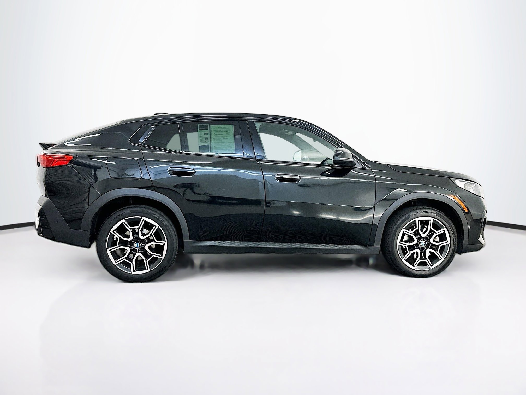 Used 2025 BMW X2 xDrive28i image 10