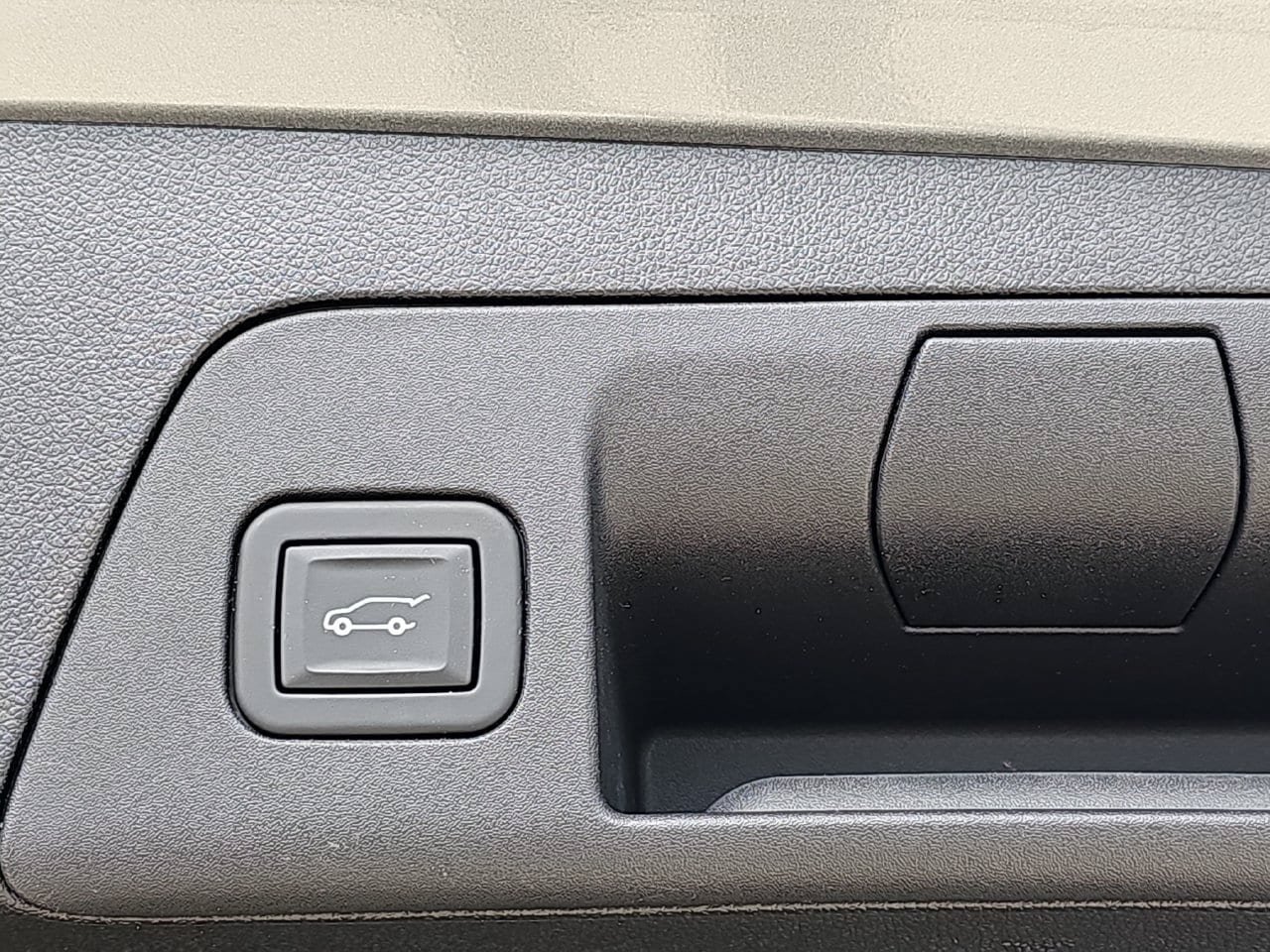 Used 2023 Buick Envision Preferred AWD/4WD image 18