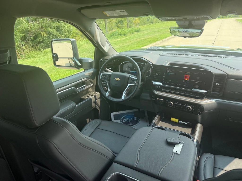 Used 2026 Chevrolet Silverado 2500 LTZ w/ LTZ Premium Package AWD/4WD image 24