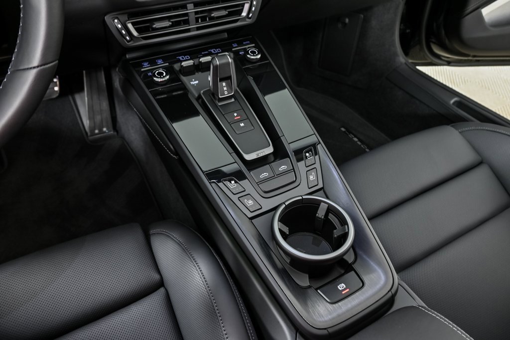 Certified 2024 Porsche 911 image 18