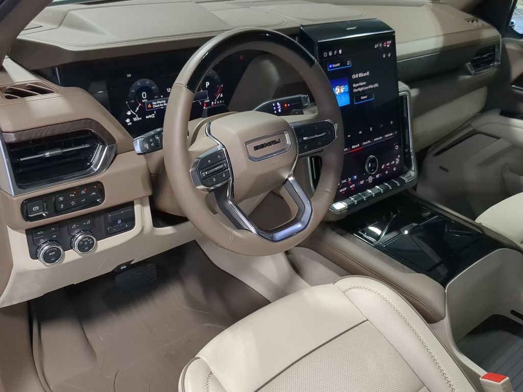 Used 2025 GMC Yukon Denali w/ Denali Reserve Package AWD/4WD image 12