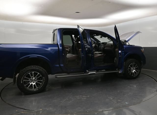Used 2021 Nissan Titan Platinum Reserve AWD/4WD image 29