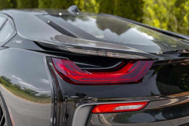 Used 2020 BMW i8 Coupe AWD/4WD image 16
