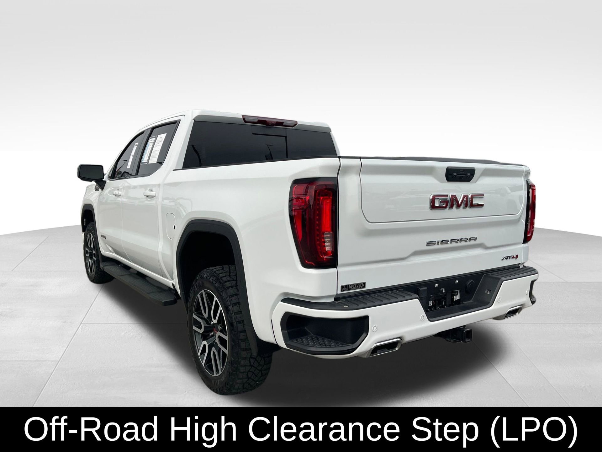 Used 2024 GMC Sierra 1500 AT4 w/ Technology Package image 8