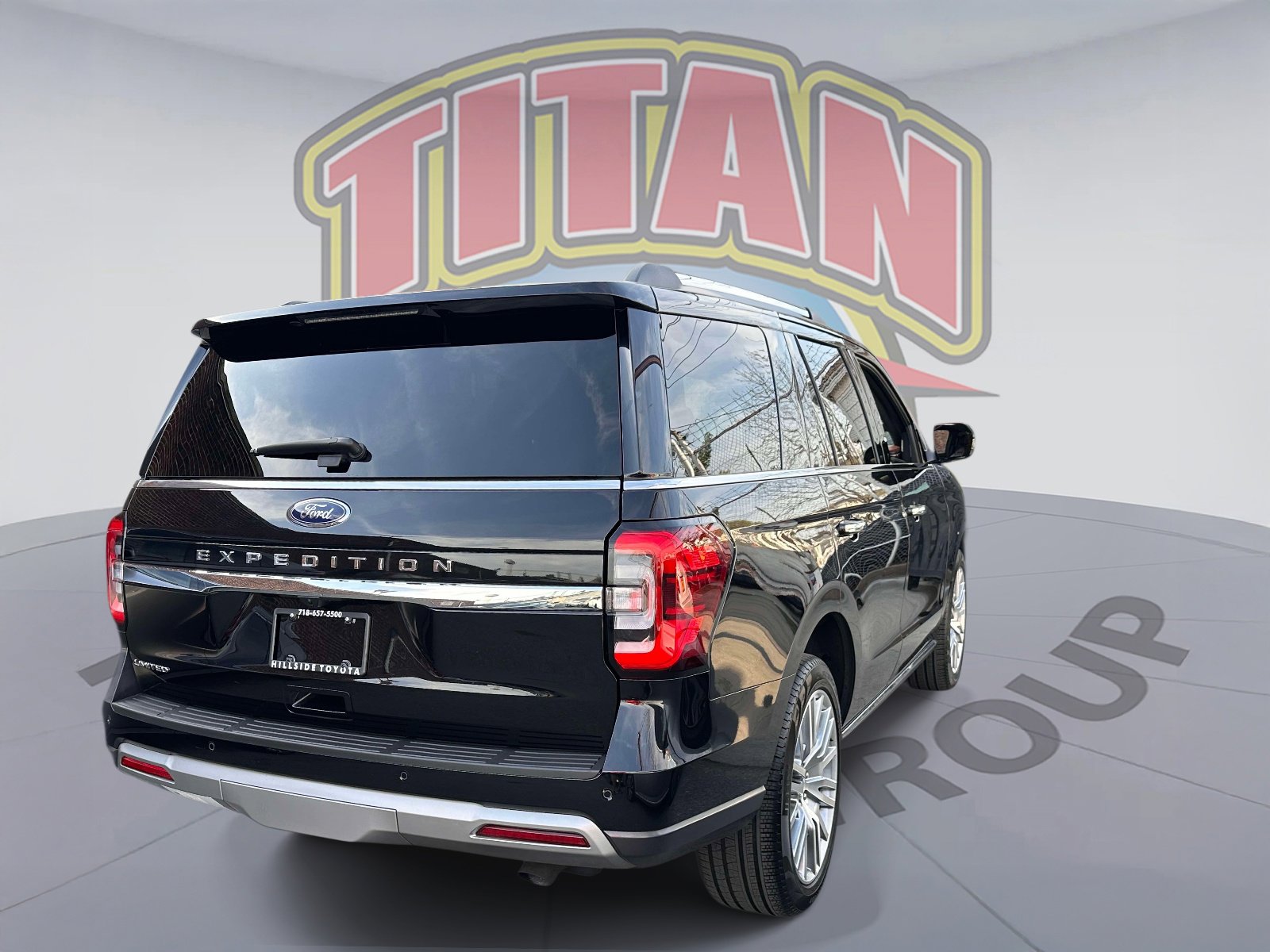 Used 2024 Ford Expedition Limited image 4