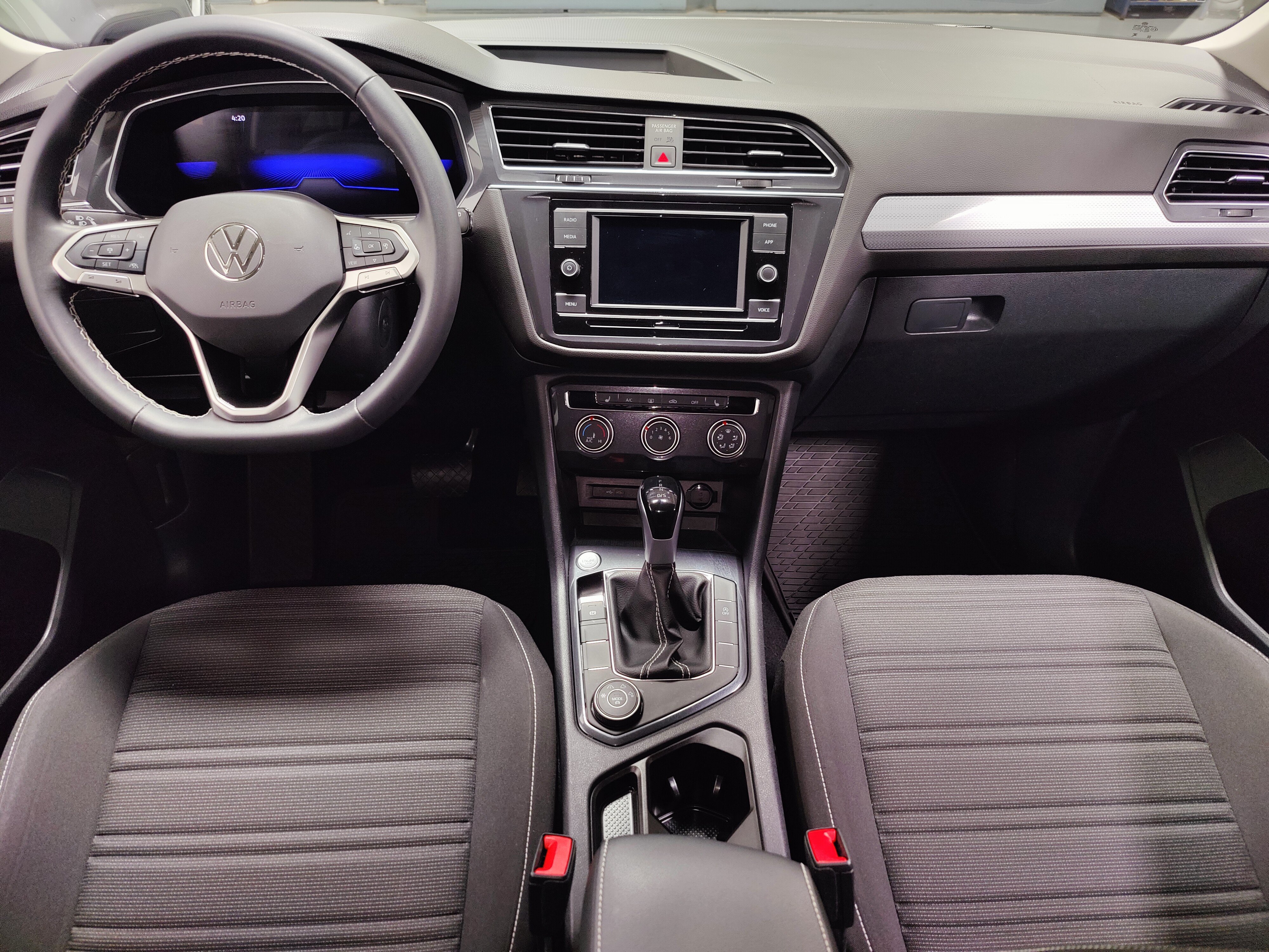 Certified 2024 Volkswagen Tiguan S AWD/4WD image 12