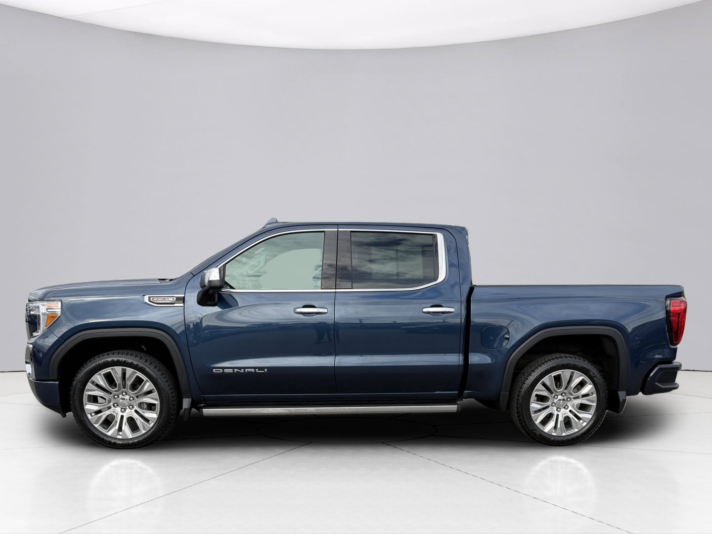Used 2021 GMC Sierra 1500 Denali w/ Denali Ultimate Package AWD/4WD image 2