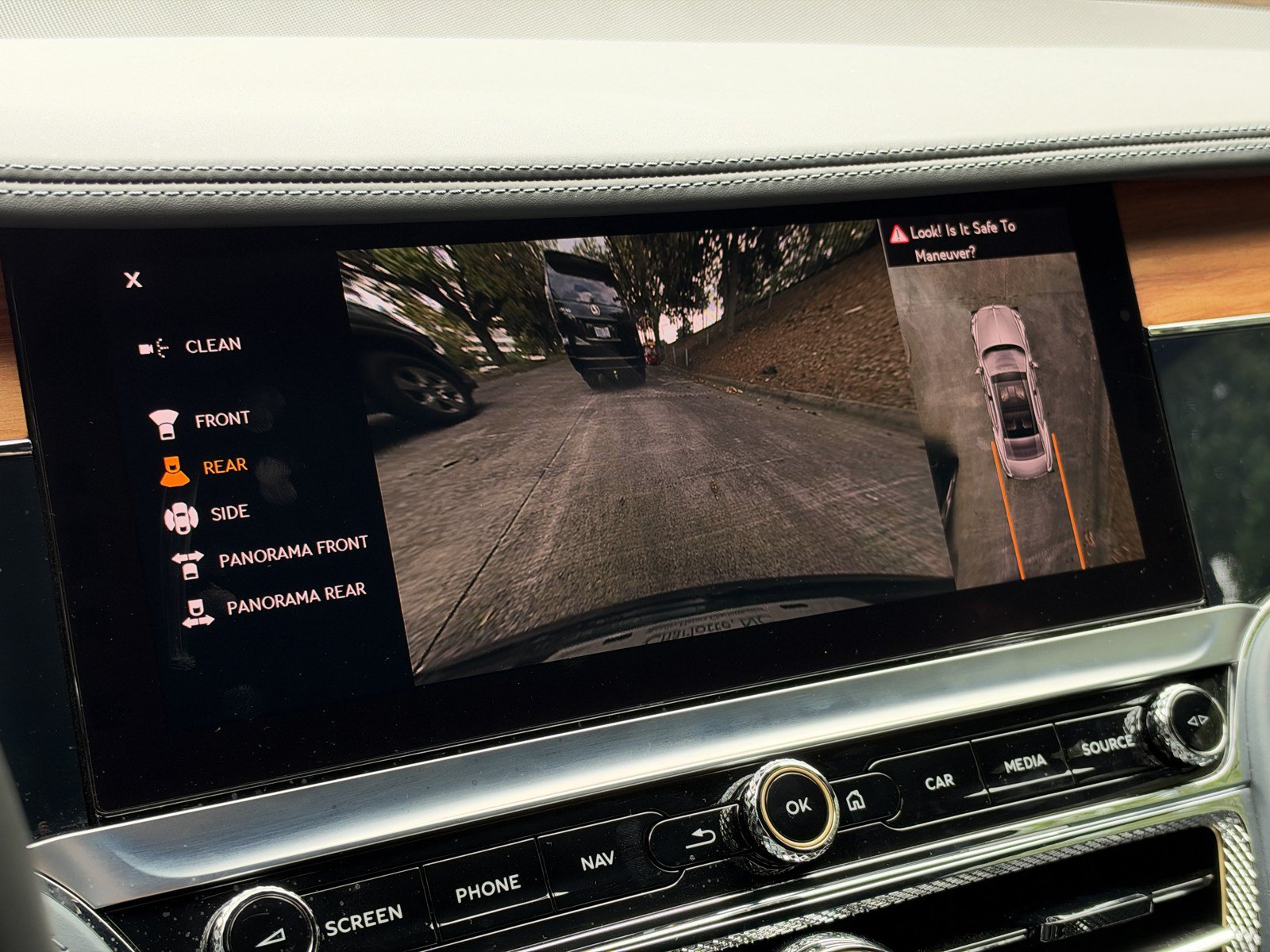 Certified 2023 Bentley Flying Spur W12 AWD/4WD image 22