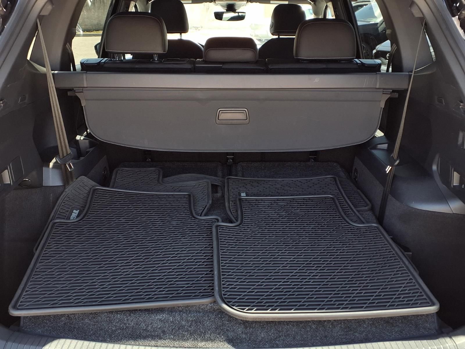 Certified 2023 Volkswagen Tiguan SE R-Line FWD image 7