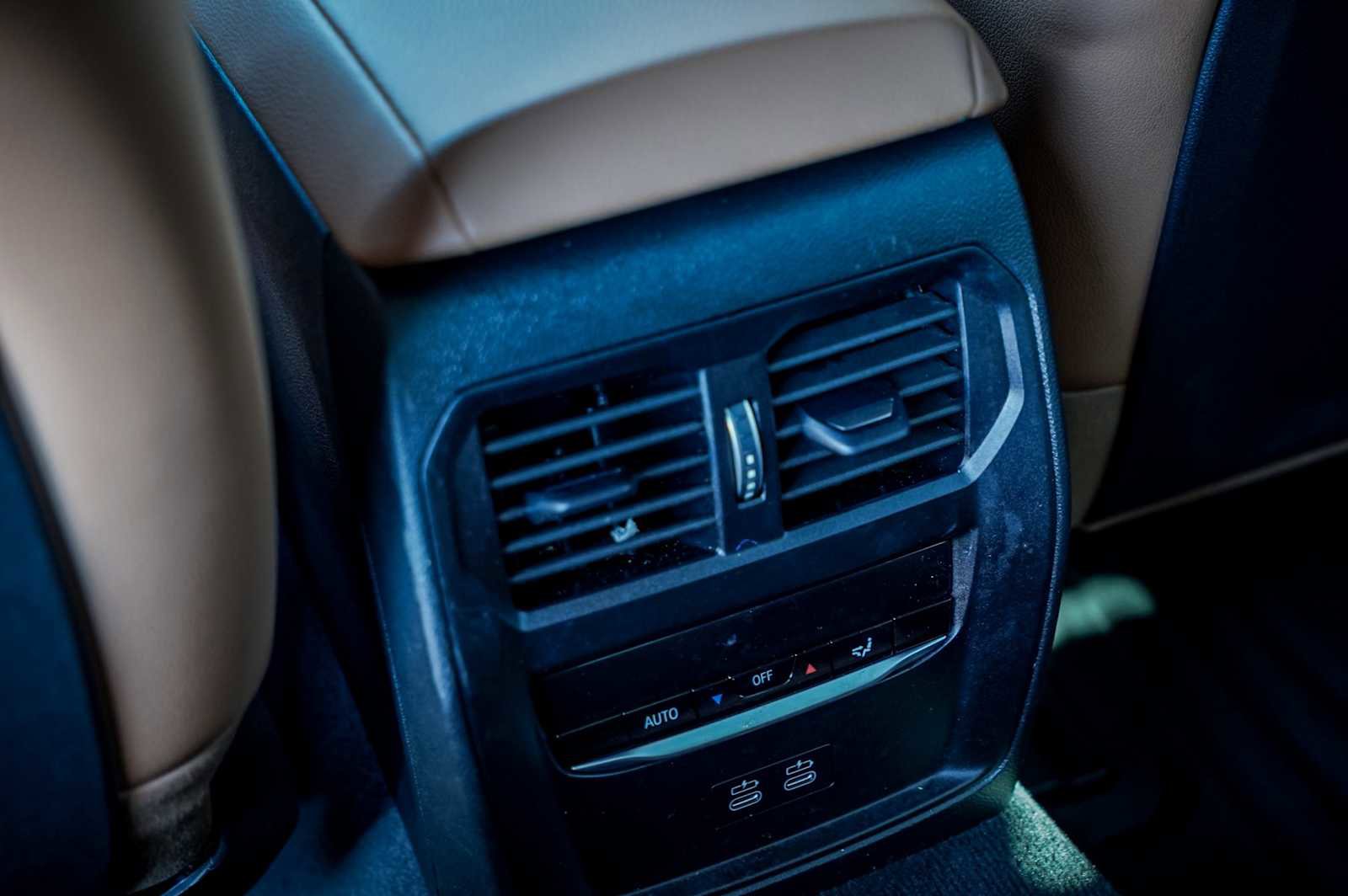 Used 2025 BMW i4 xDrive40i w/ Premium Package image 26