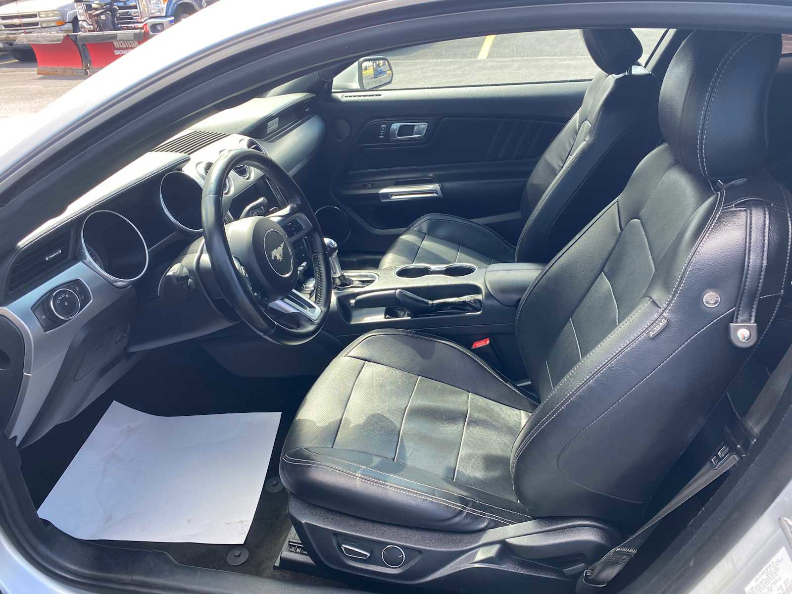 Used 2018 Ford Mustang GT RWD image 9