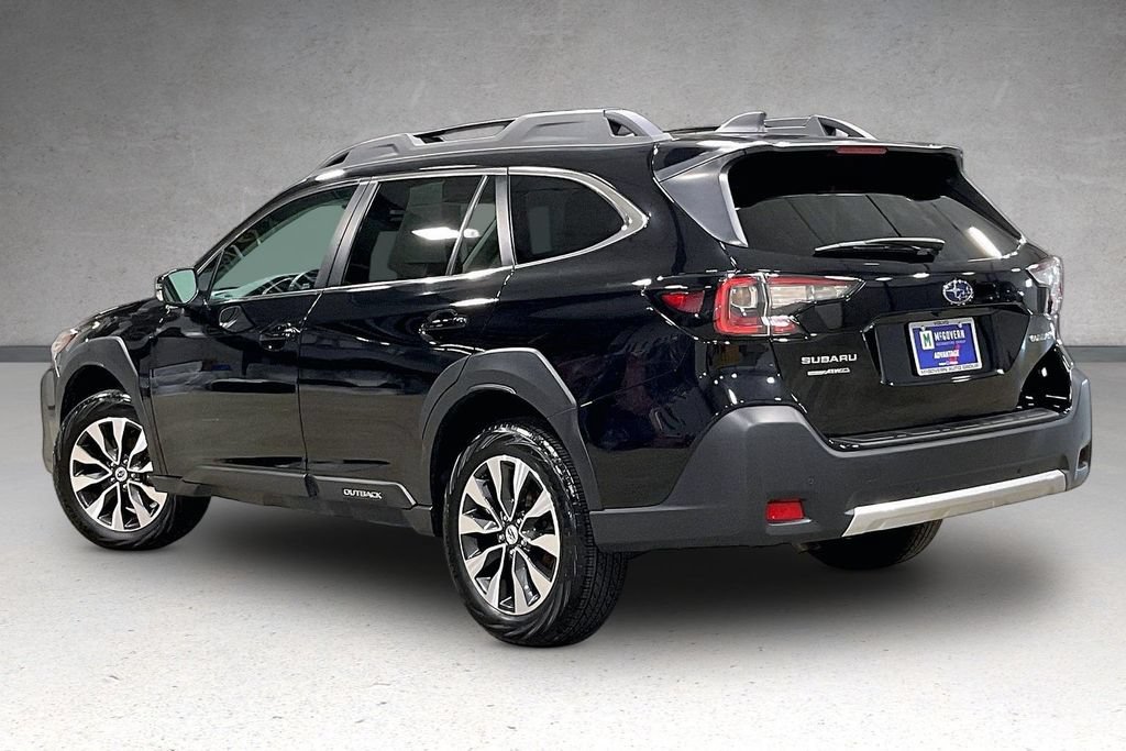 Used 2025 Subaru Outback Limited w/ Tech Package 3 AWD/4WD image 4