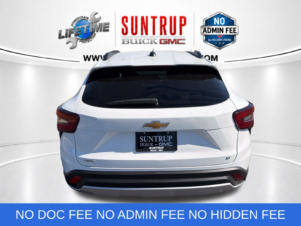 Used 2026 Chevrolet Trax LT FWD image 4