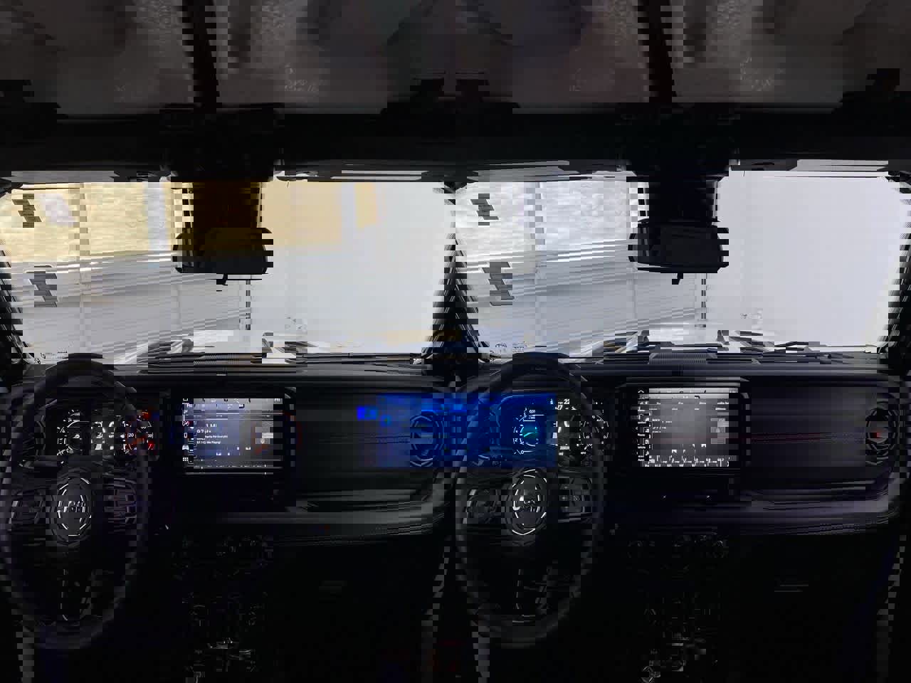 Used 2025 Jeep Wrangler Unlimited Rubicon image 13