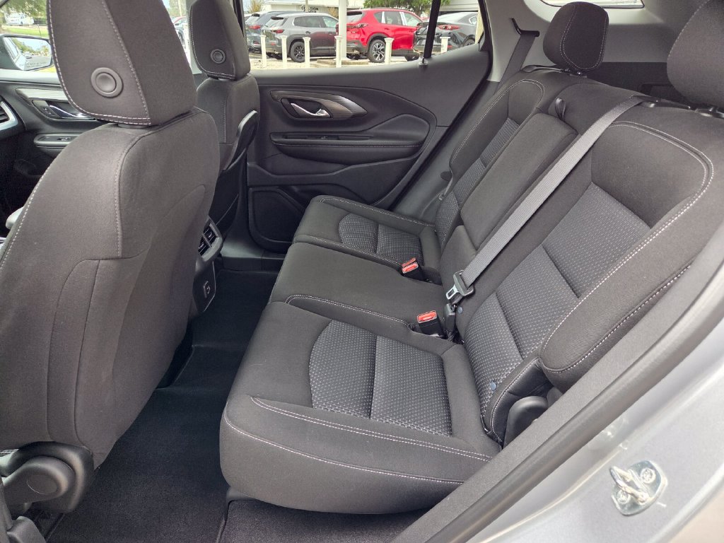 Used 2023 GMC Terrain SLE w/ Elevation Edition FWD image 5