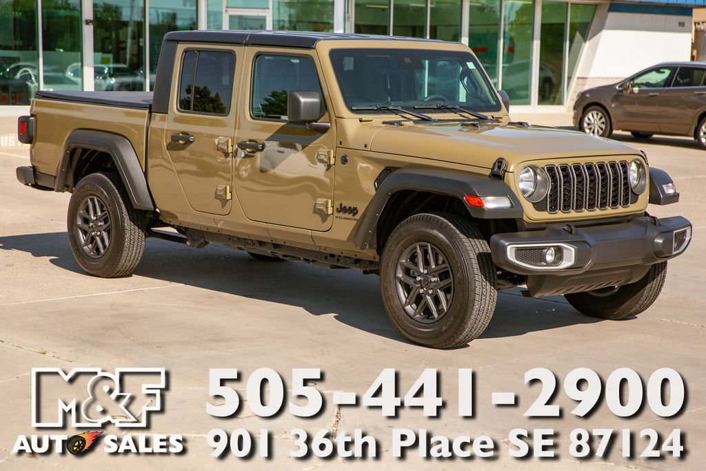Used 2025 Jeep Gladiator Sport AWD/4WD image 1