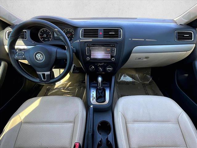 Used 2013 Volkswagen Jetta SE image 16