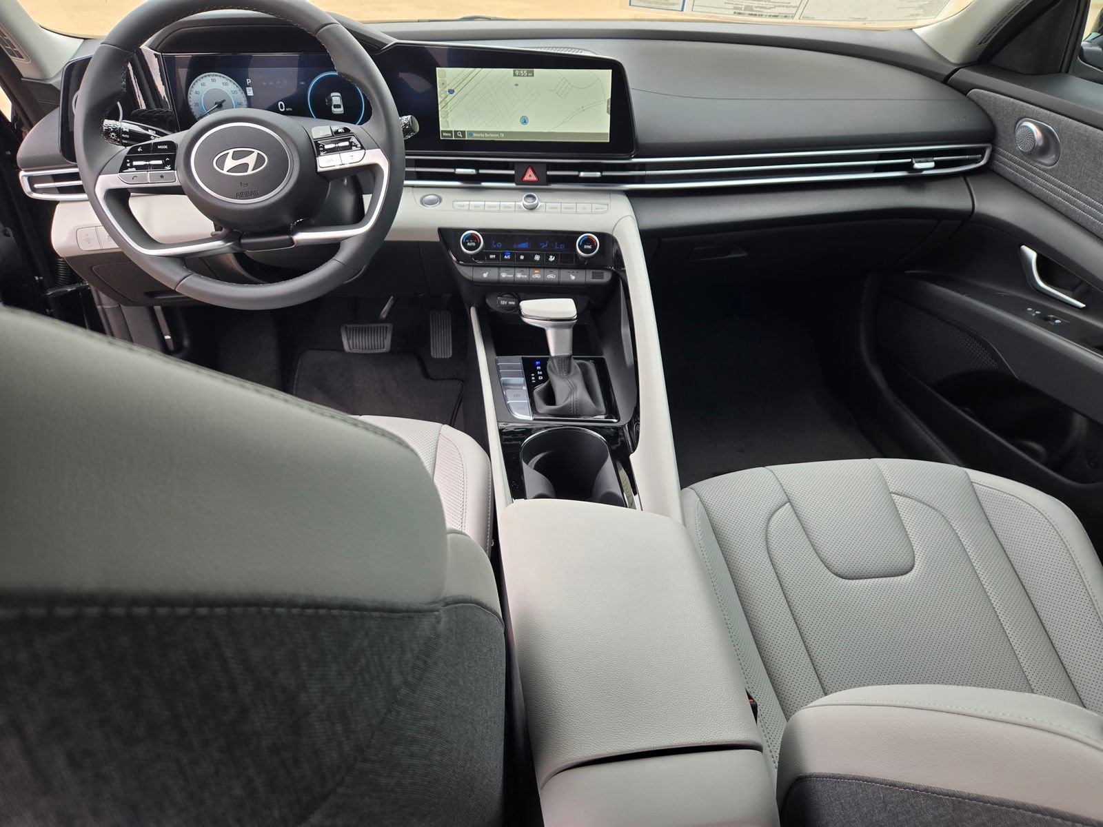 New 2026 Hyundai Elantra Limited FWD image 8