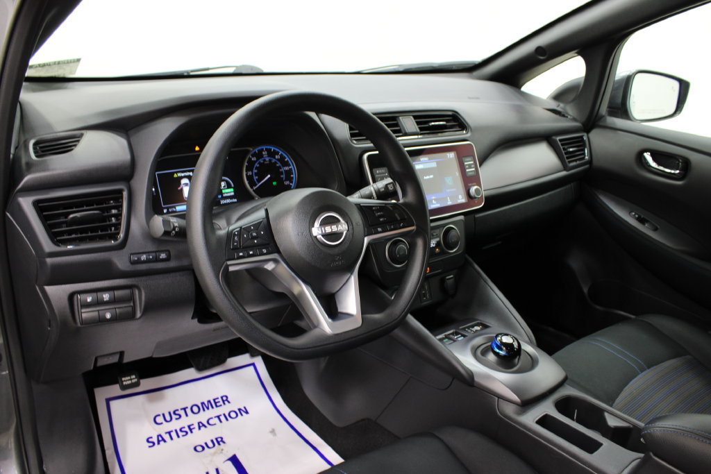 Used 2025 Nissan Leaf S FWD image 15