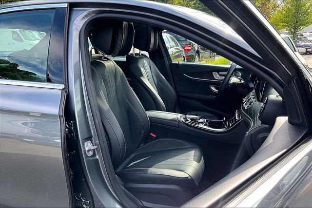 Used 2017 Mercedes-Benz E 300 4MATIC image 7
