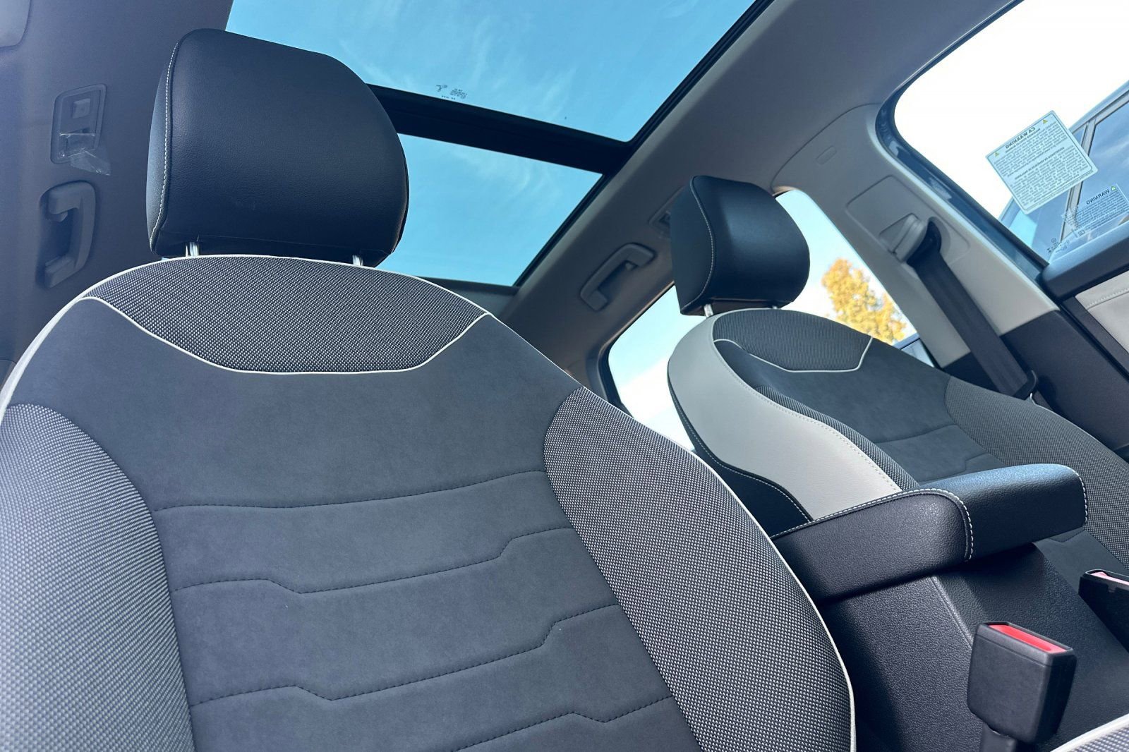 New 2026 Volkswagen Taos SE FWD image 15