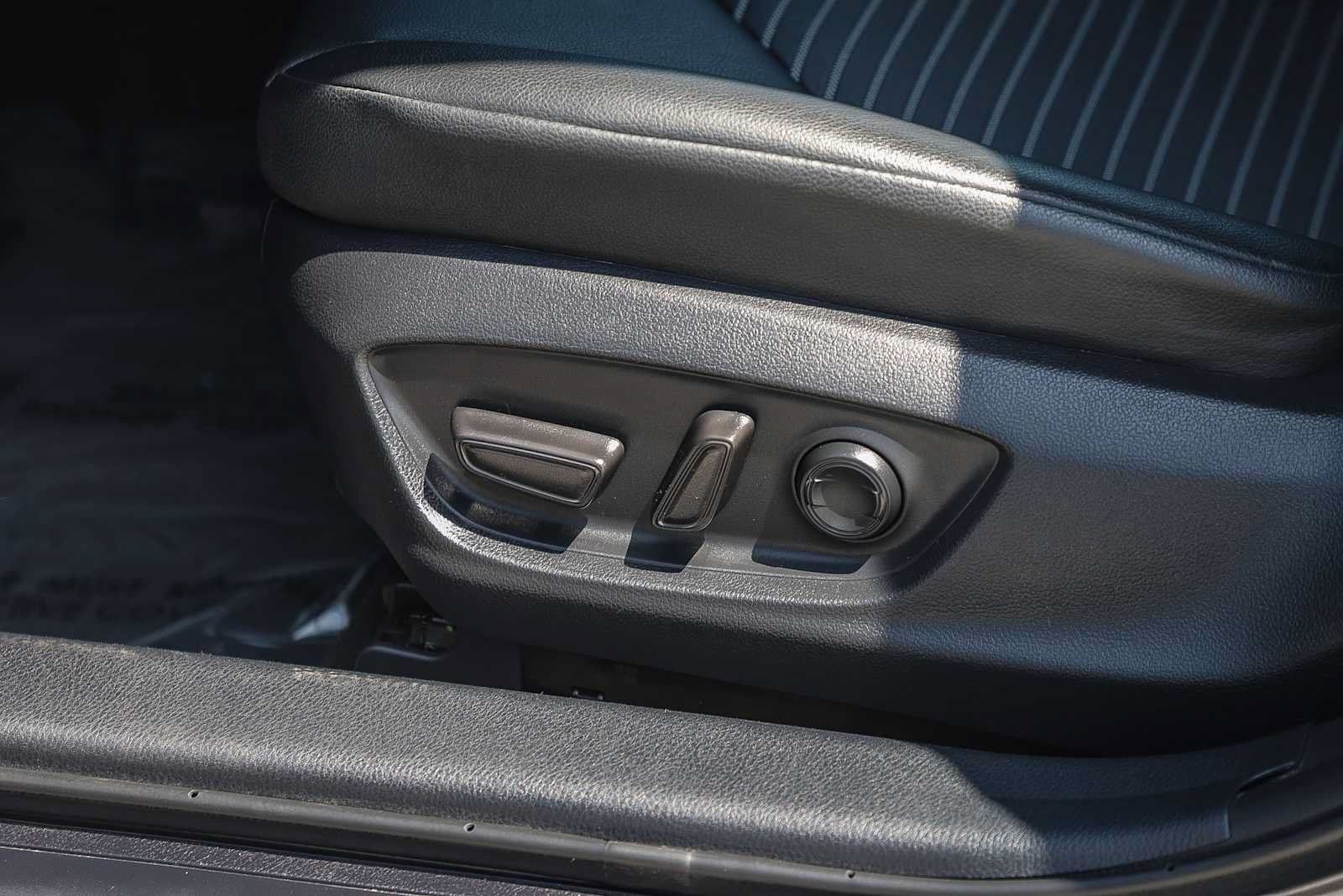 Used 2024 Toyota Camry SE w/ Audio Upgrade Package FWD image 21