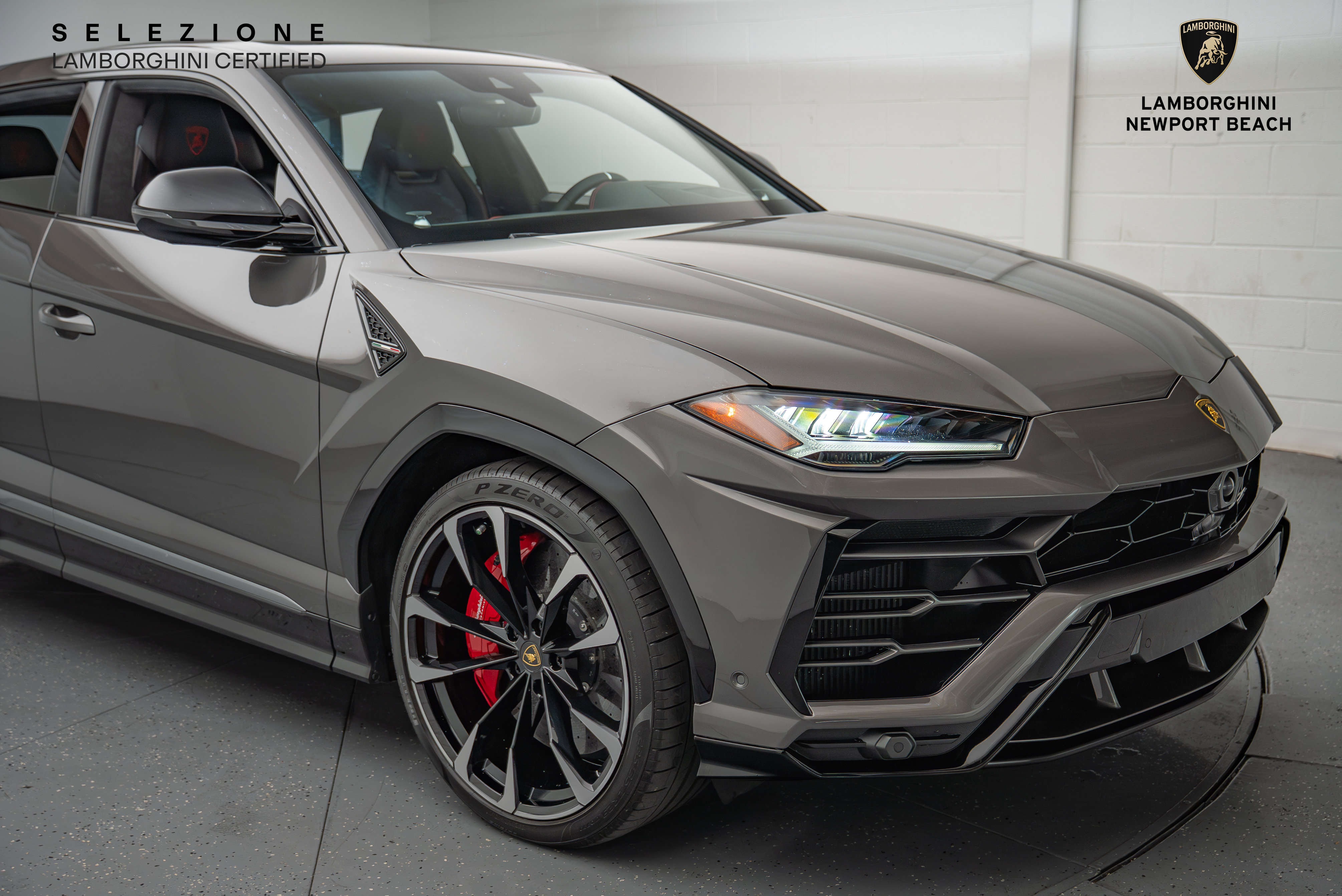 Used 2021 Lamborghini Urus image 2