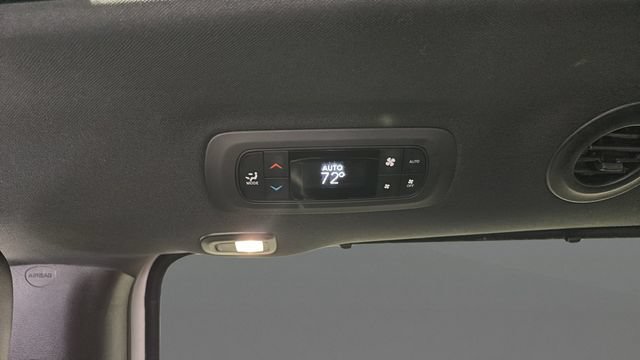 Used 2025 Chrysler Pacifica Limited FWD image 26