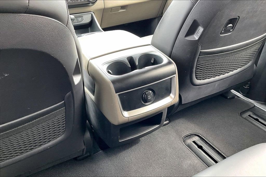 Used 2025 Kia Carnival image 34