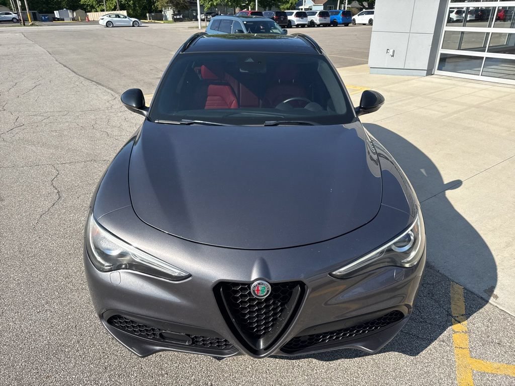 Used 2022 Alfa Romeo Stelvio Veloce AWD/4WD image 12