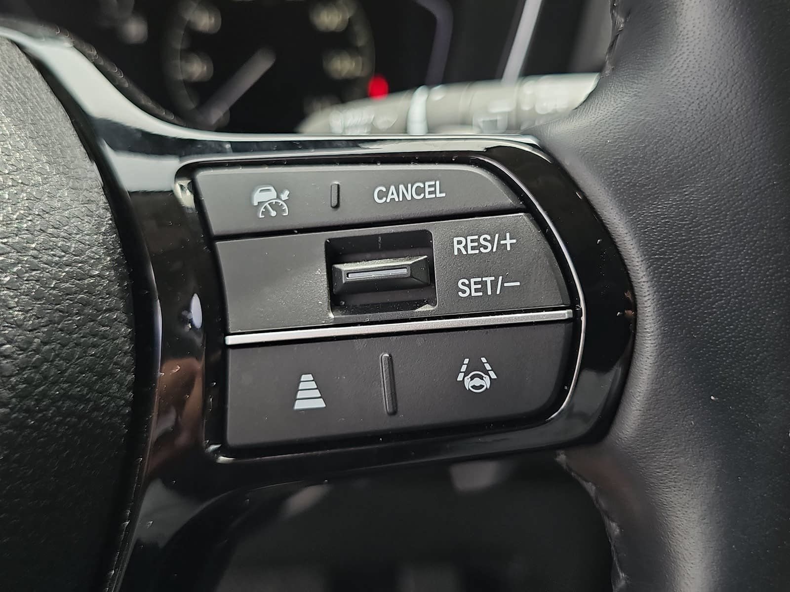 Used 2025 Honda Pilot Touring image 15