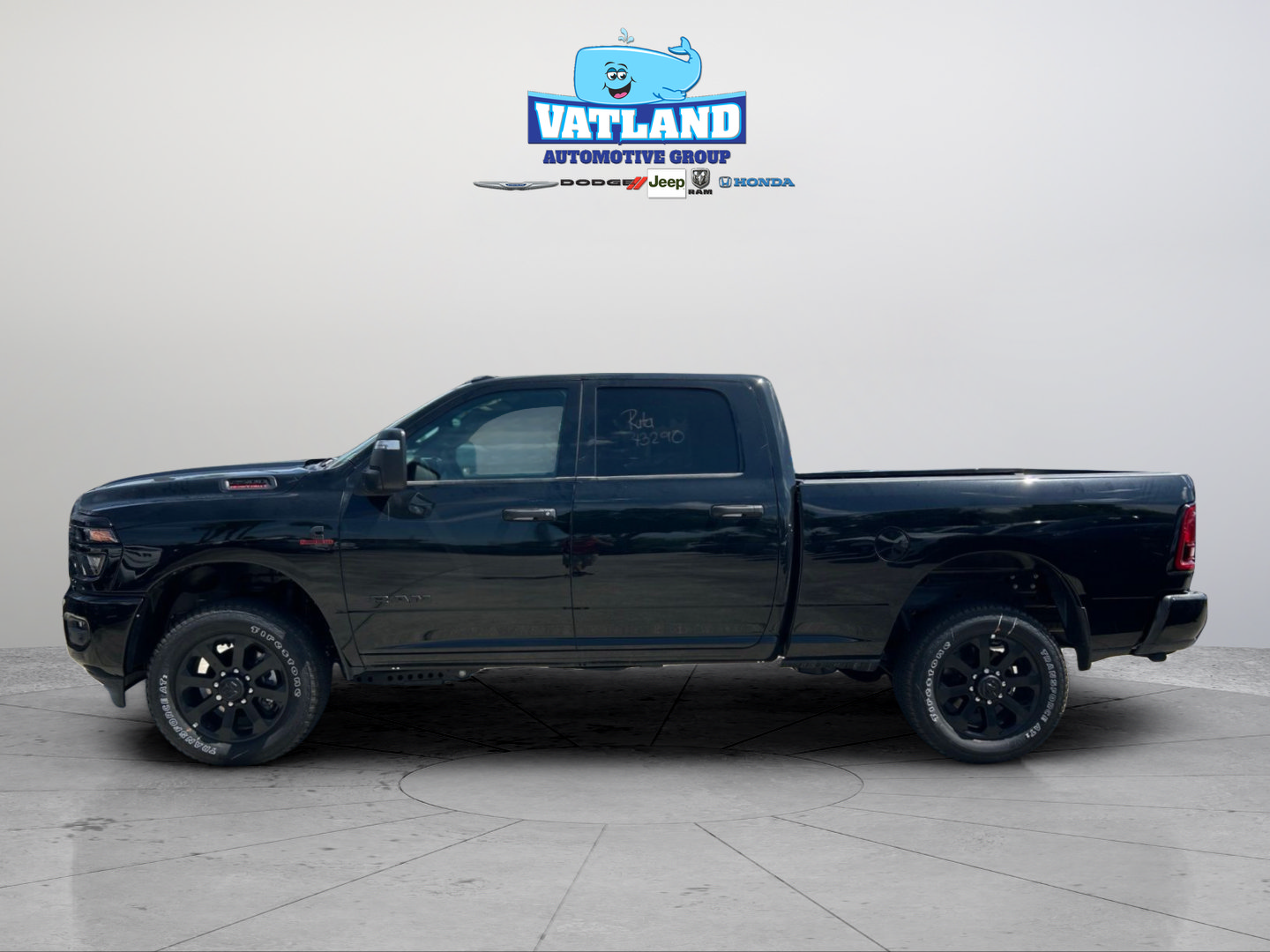New 2026 RAM 2500 Big Horn AWD/4WD image 2