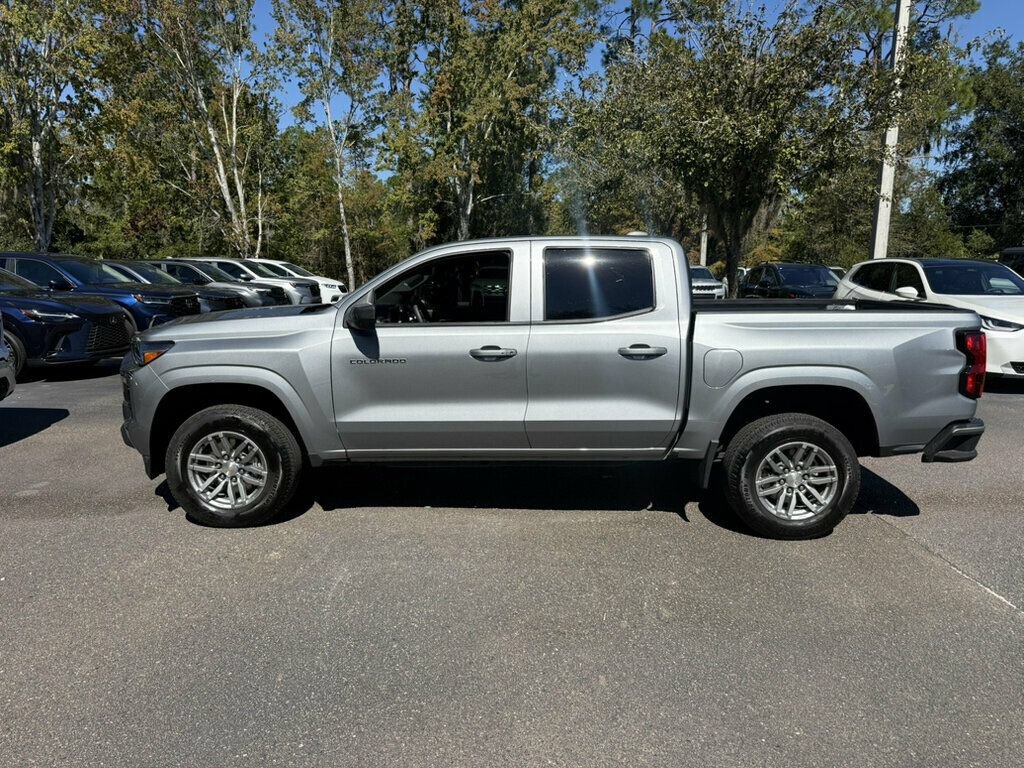 Used 2026 Chevrolet Colorado LT RWD image 2