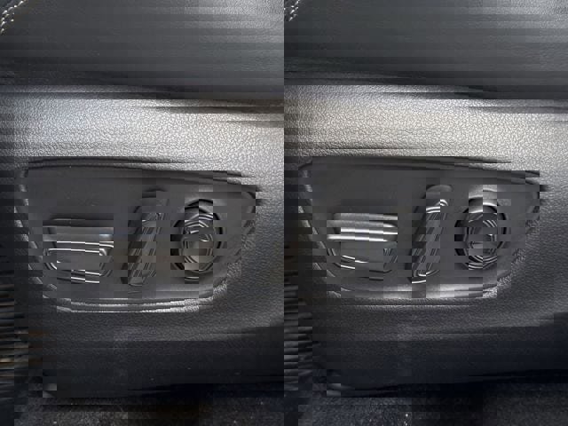 Used 2022 Toyota RAV4 XLE Premium image 29