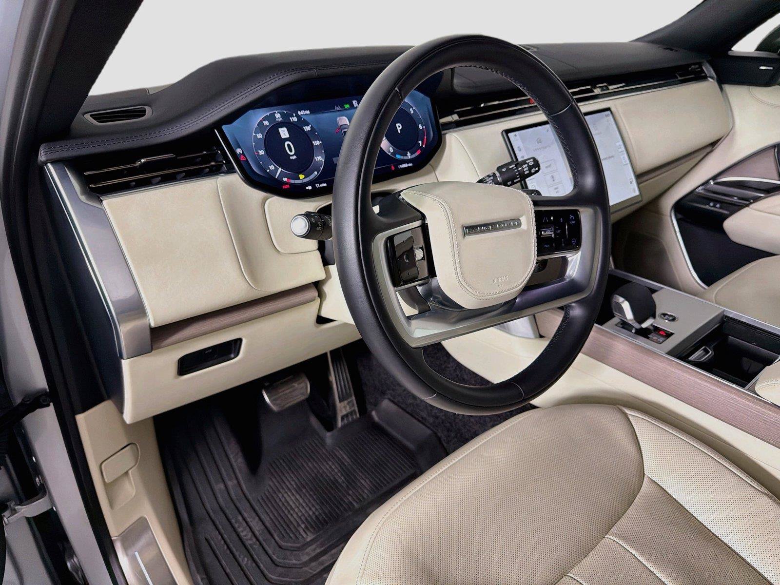 Certified 2025 Land Rover Range Rover Long Wheelbase SE AWD/4WD image 9