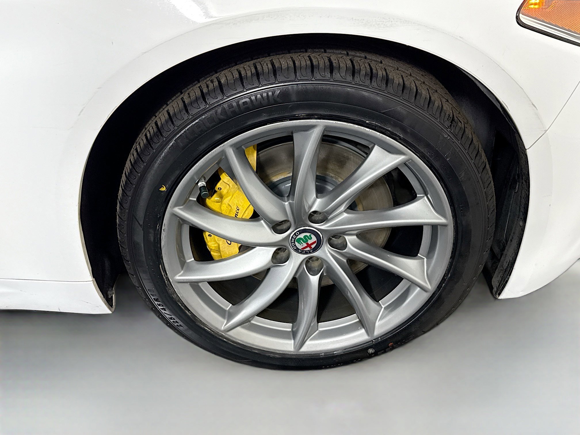 Used 2017 Alfa Romeo Giulia Base image 32