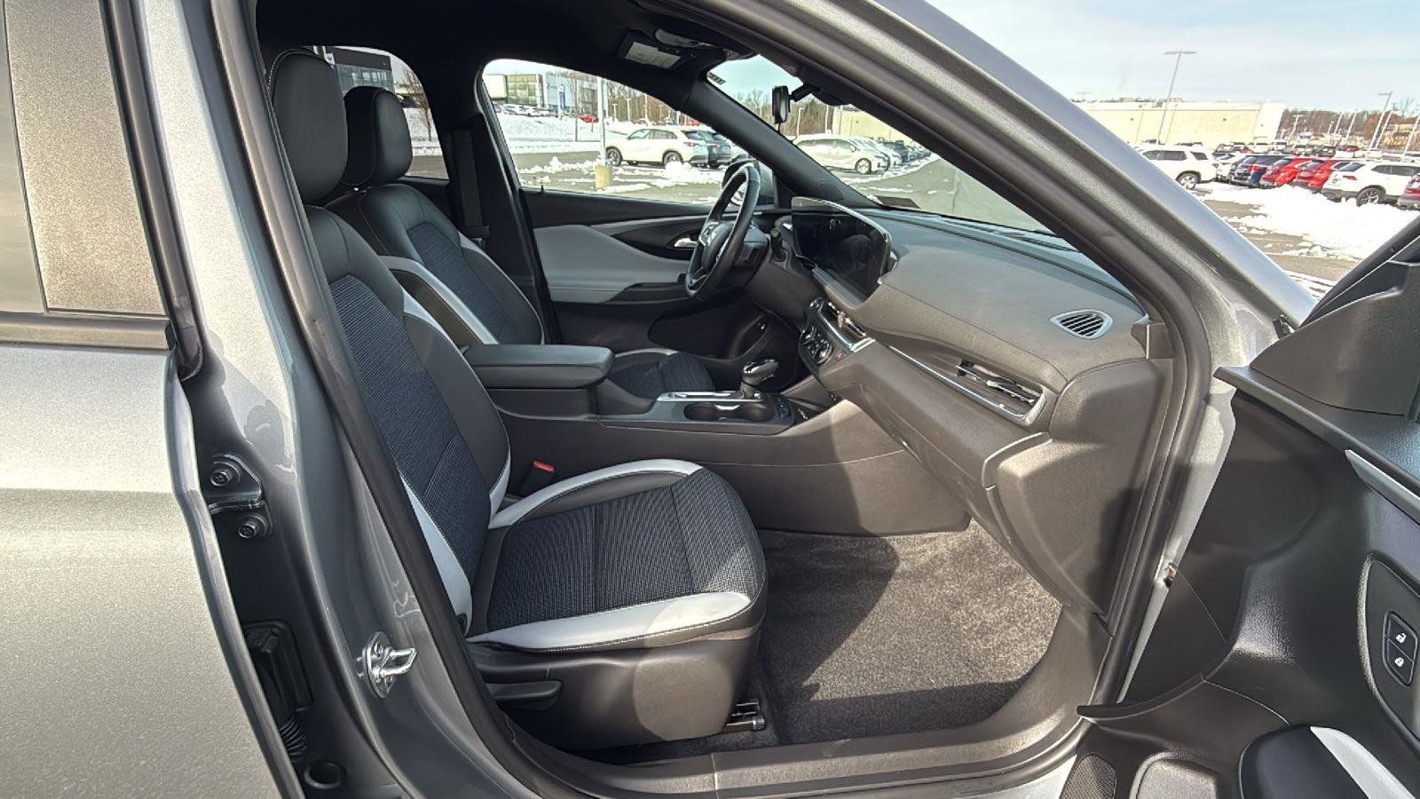 Used 2024 Buick Envista Preferred w/ Convenience I Package image 17