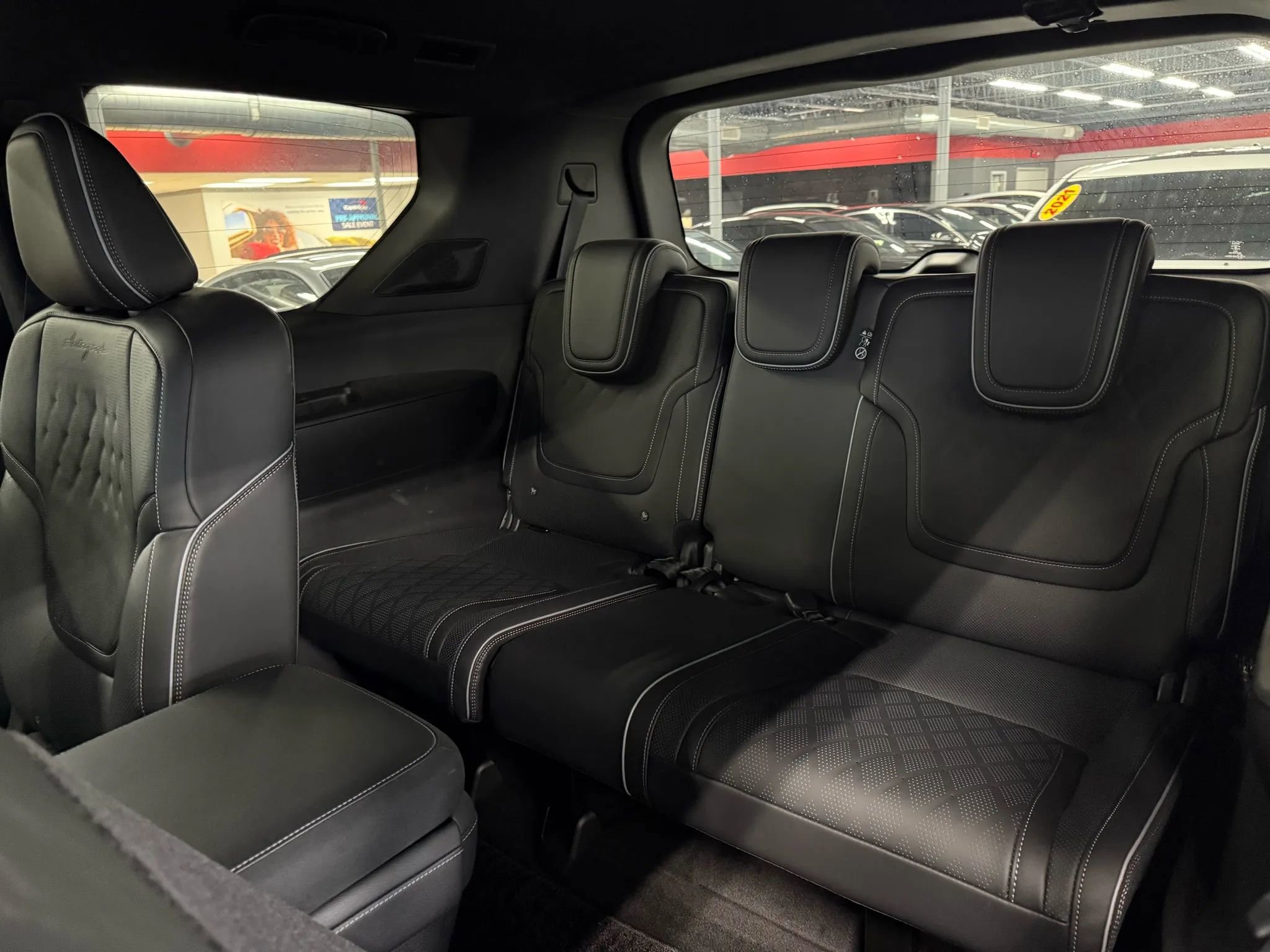 Used 2025 INFINITI QX80 Autograph w/ Premium Cargo Package image 18