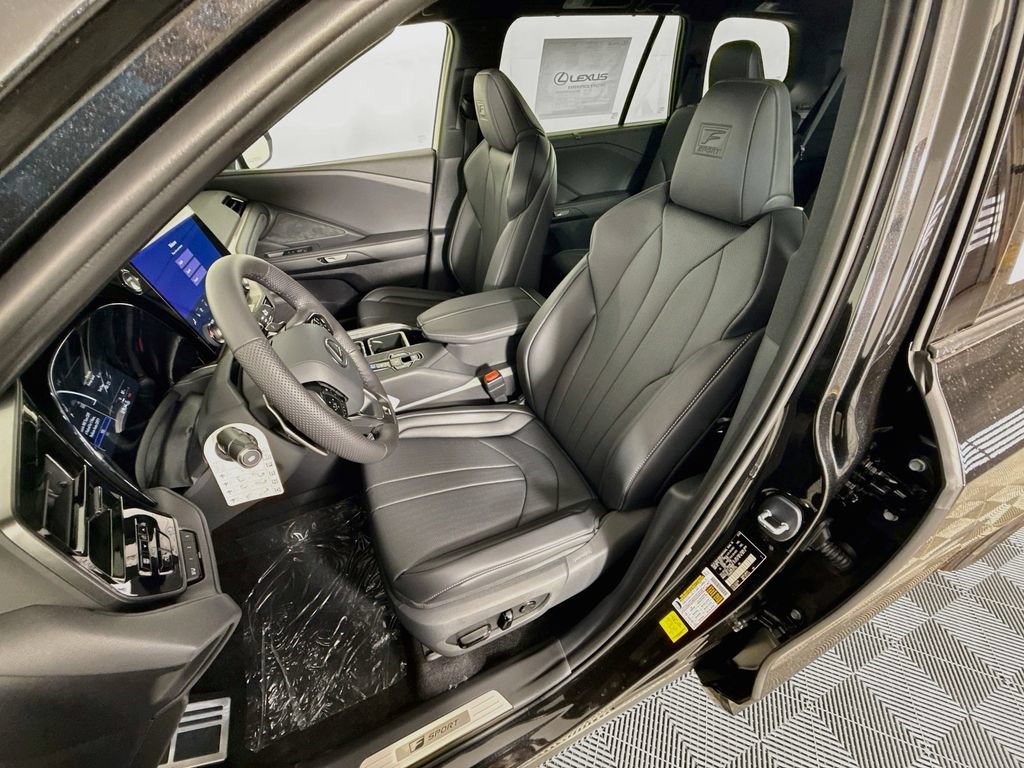 Used 2026 Lexus TX 500h AWD w/ Technology Package image 16
