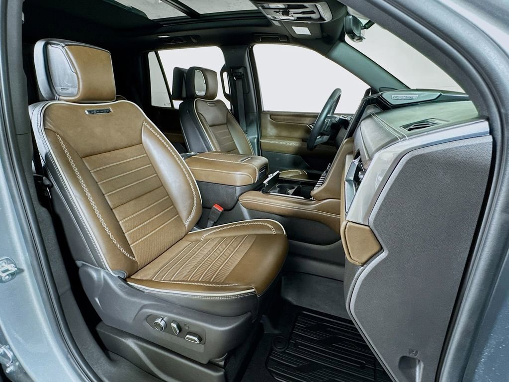 Certified 2025 GMC Yukon Denali Ultimate image 30
