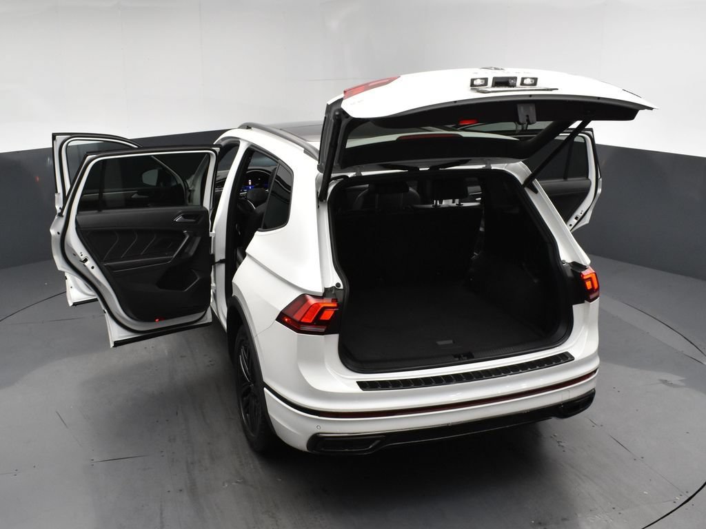 Used 2022 Volkswagen Tiguan SE R-Line AWD/4WD image 29