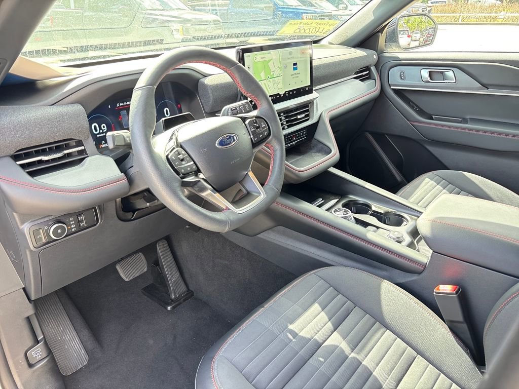 Certified 2025 Ford Explorer ST-Line image 6