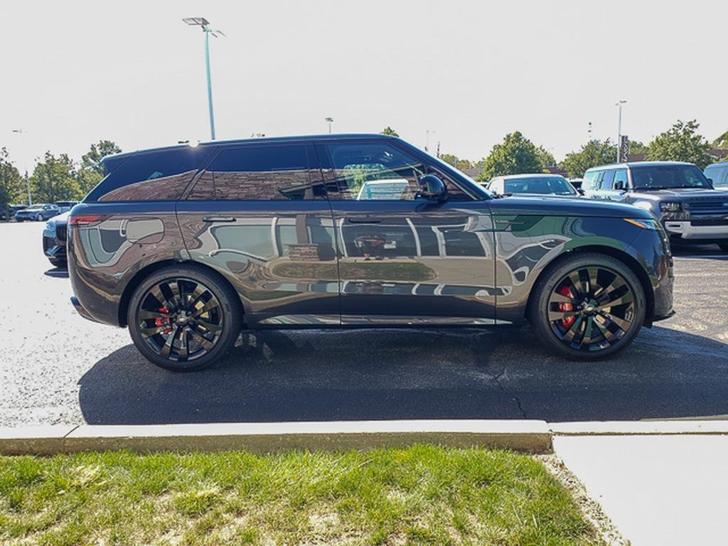 New 2025 Land Rover Range Rover Sport Dynamic SE image 5