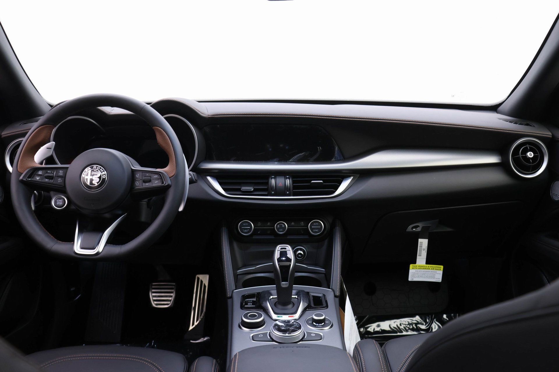 New 2025 Alfa Romeo Stelvio Sprint image 8