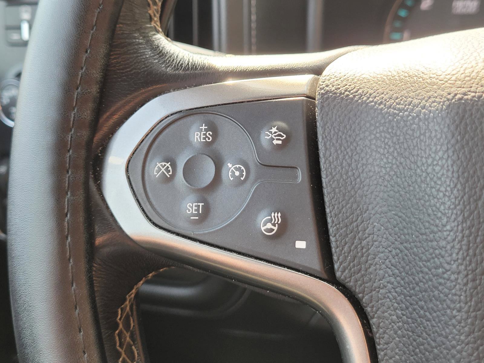 Used 2018 Chevrolet Silverado 1500 LTZ w/ Texas Edition AWD/4WD image 32